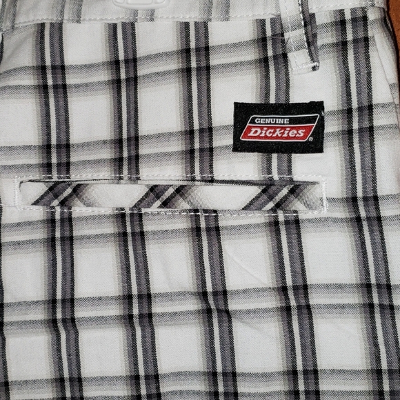 Worn once! 💯DICKIES PLAID SHORTS - Picture 5 of 6